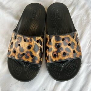 NWB 7 CROCS LEOPARD SLIDES BLACK SOLE